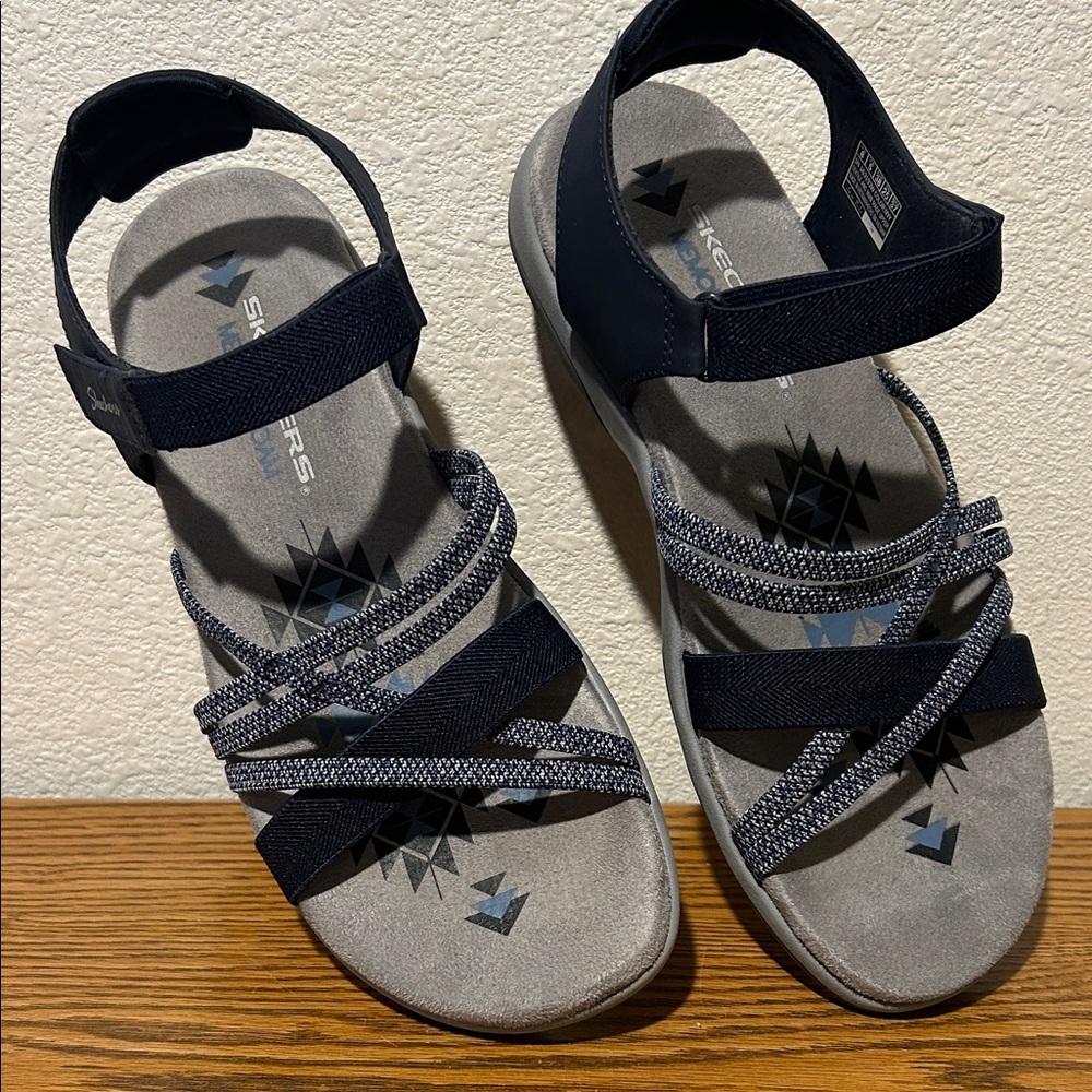 Skechers Navy and Gray Strappy Women’s Sandals - Picture 6 of 9